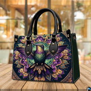 Product display overview detailing removable shoulder strap, zipper detail, and interior layout.