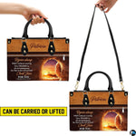 Demonstration graphic showing handheld and shoulder carrying options for the handbag
