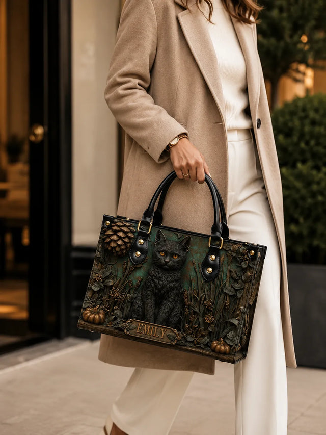 @sophia.style styled with a personalized PREAUREUM leather handbag