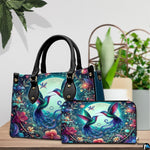 Product display overview detailing removable shoulder strap, zipper detail, and interior layout.