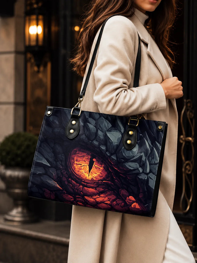 @sophia.style styled with a personalized PREAUREUM leather handbag