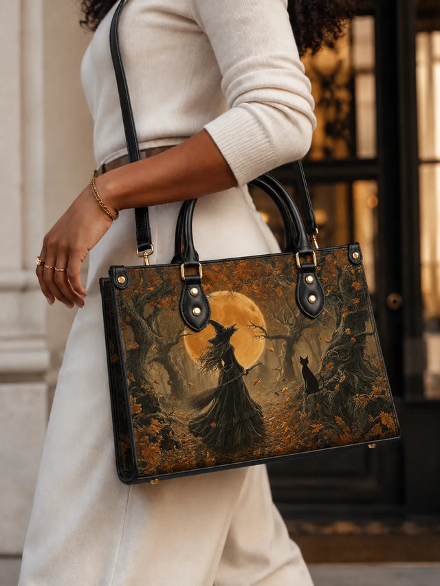 @sophia.style styled with a personalized PREAUREUM leather handbag